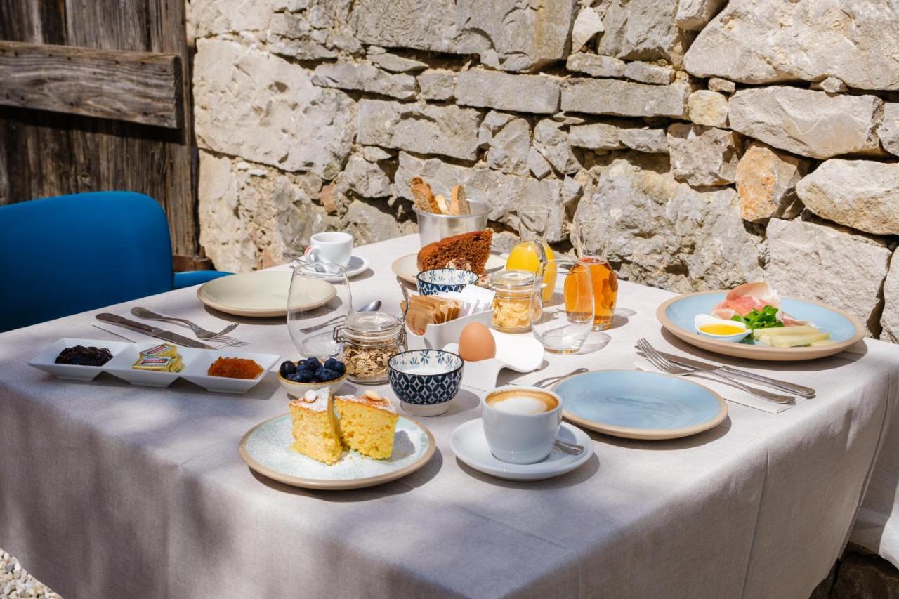 Crocevia - Locanda Carsica Contemporanea ตรีเอสเต ภายนอก รูปภาพ